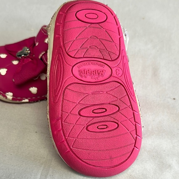 Minnie Pink and White Baby Walker Shoes with Heart Pattern - Picture 4 of 5